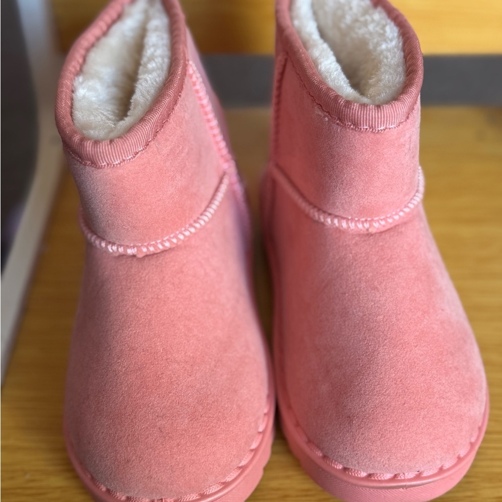 SHEIN Pink Kids Boots